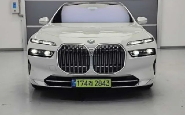 인천중고차직거래 7시리즈 (G70) 750e xDrive 디자인 퓨어 엑셀런스 매물 사진 13 - 2025/05 7,826km