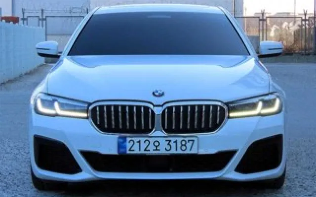 인천중고차직거래 5시리즈 (G30) 520i M 스포츠 매물 사진 6 - 2022/03 111,740km